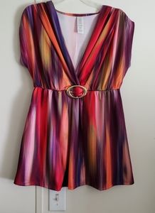LIKE NEW BEAUTIFUL VNeck blouse Size Medium